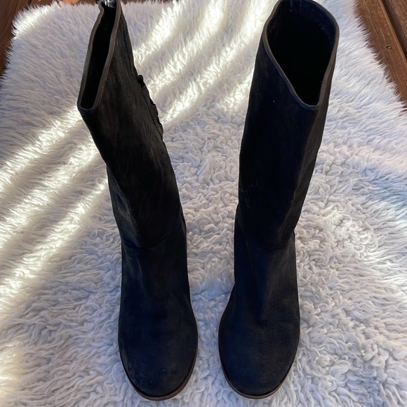 Ugg Cary suede nubuck boots black. New without box. Size 7 - Picture 9 of 11